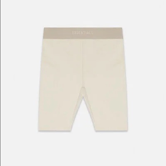 Essentials shorts - Picture 2 of 7